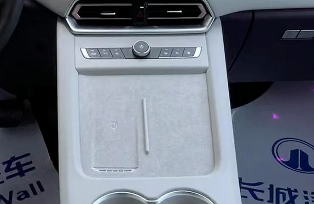 23款魏牌拿铁车型外观曝光!23款魏牌拿铁长啥样？