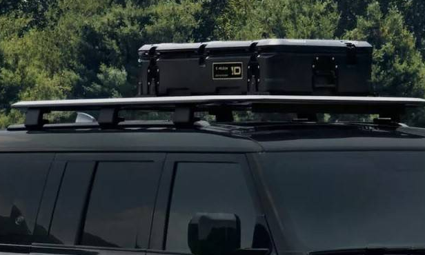 路虎卫士Trophy Edition官图发布 该车基于路虎卫士130 P400 SE打造