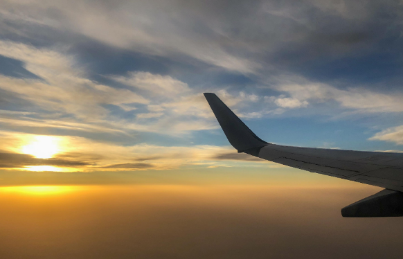 杭州男子坐飞机通勤深圳2年 北京中心城平均通勤时耗50分钟