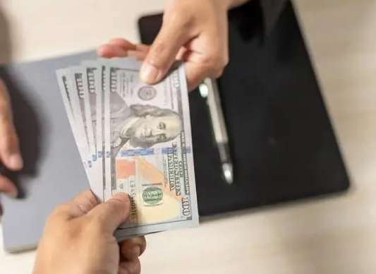 到香港开户存钱又火了 夸张到提前一个月预约? 到香港开户存钱又火了 夸张到提前一个月预约?