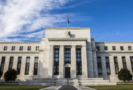 美联储会议警告重大通胀上行风险，8月可能需要进一步加息