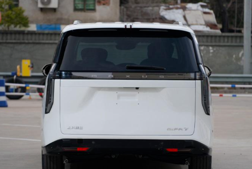 上汽大通大家MIFA7成都车展首发 上汽大通大家MIFA7支持换电