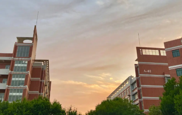 新乡学院是一本还是二本 新乡学院学费一年多少
