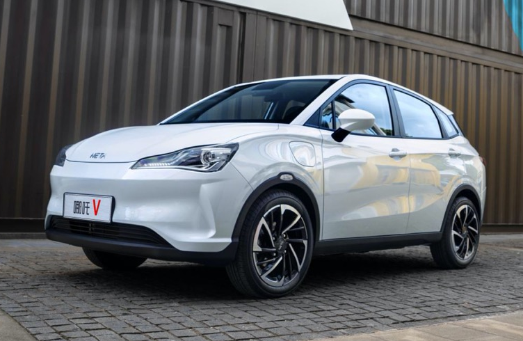 哪吒汽车发布浩智战略 2.0.包括智舱、智驾和三电技术