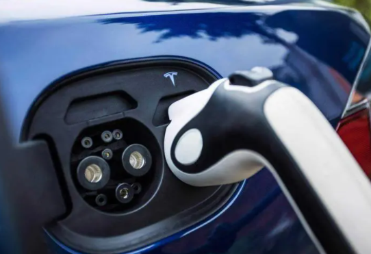 1-7月全国新能源汽车充电量达441.4亿千瓦时,同比增长99.6% 1-7月全国新能源汽车充电量达441.4亿千瓦时,同比增长99.6%