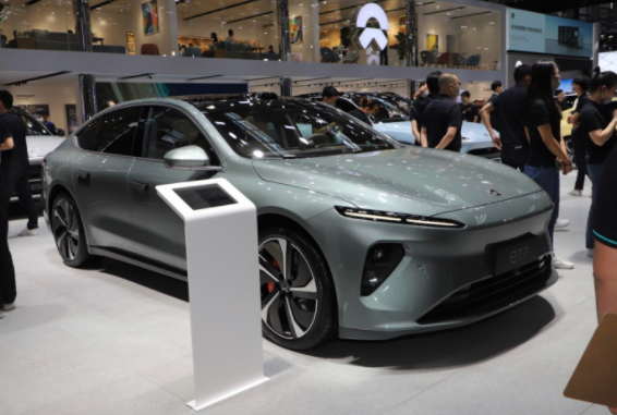 蔚小理最新财报公布，国产新能源理想汽车率先盈利