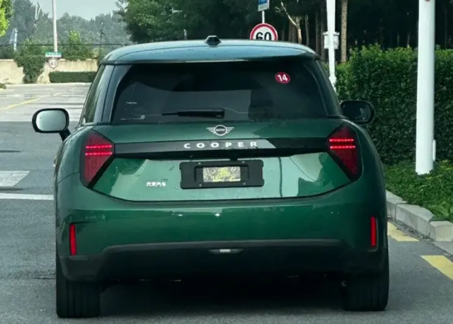 国产MINI COOPER纯电动车谍照 国产MINI将于2024年上市