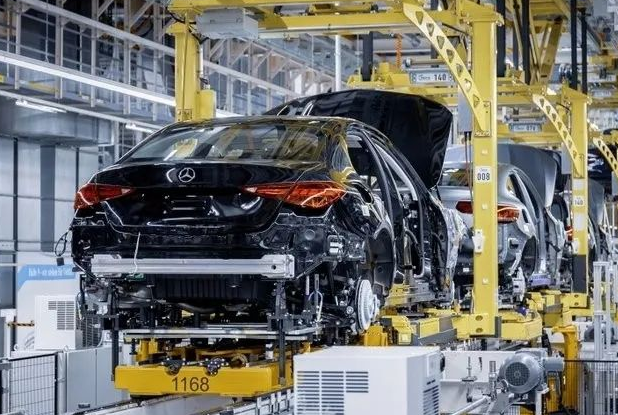 奔驰两家工厂被曝停产改造!奔驰汽车工厂什么时候复工? 奔驰两家工厂被曝停产改造!奔驰汽车工厂什么时候复工?