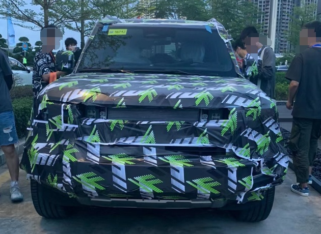 比亚迪新车曝光疑似方程豹豹3!迷你版硬派越野亮相街头