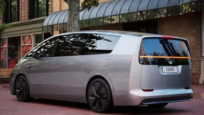 理想汽车CEO李想评汽车博主自制MEGA渲染图：相似度80%