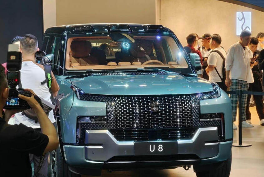 仰望U8豪华版上市价格109.8万 比亚迪进军百万级豪车市场