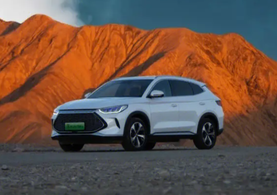 比亚迪的专利申请数量是特斯拉的16倍 比亚迪发布2023中期财报