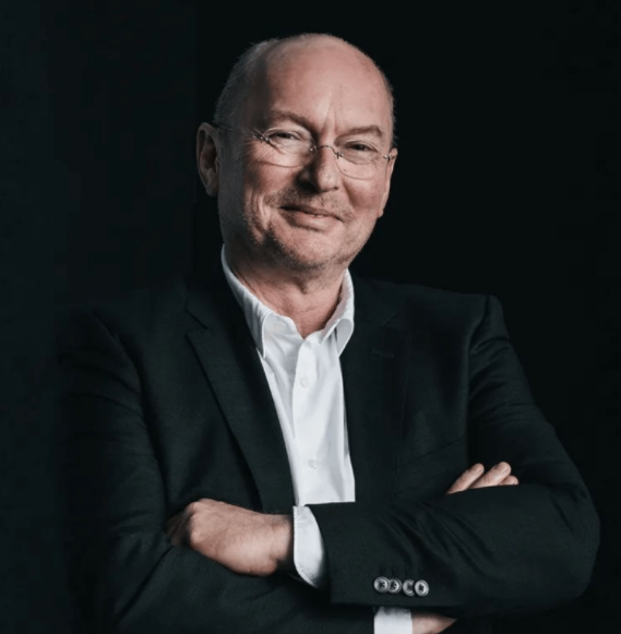 法拉第未来任命全球新CEO 贾跃亭等高管宣布增持公司股票 法拉第未来任命全球新CEO 贾跃亭等高管宣布增持公司股票