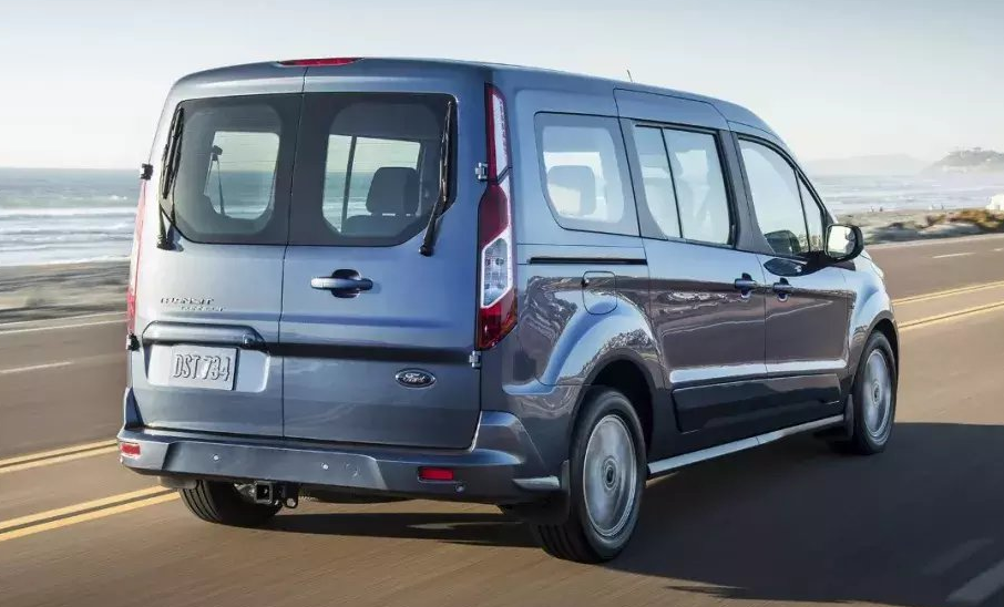 全新一代福特全顺T8将于10月上市 23款福特全顺T8拥有两种前脸样式