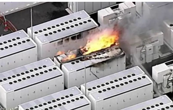 特斯拉储能电池突发再起火!澳大利亚特斯拉电池工厂火灾