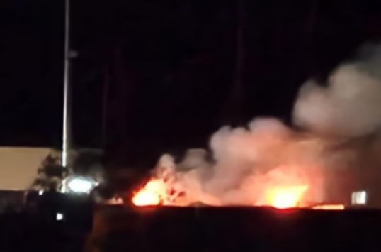 特斯拉储能电池突发再起火!澳大利亚特斯拉电池工厂火灾