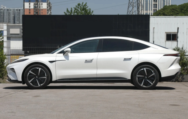 23款飞凡F7长续版月销量达到2336台 中大型电轿超值之选!