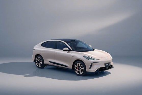 智己LS6上市21.49万起售，智己LS6全系标配高阶智驾NOA