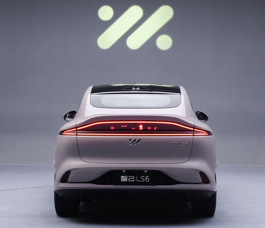 智己LS6上市21.49万起售，智己LS6全系标配高阶智驾NOA