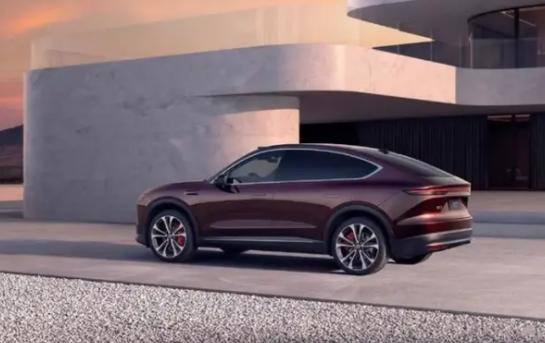 蔚来EC7全新车色官图发布 定名M42星云红 蔚来EC7全新车色官图发布 定名M42星云红