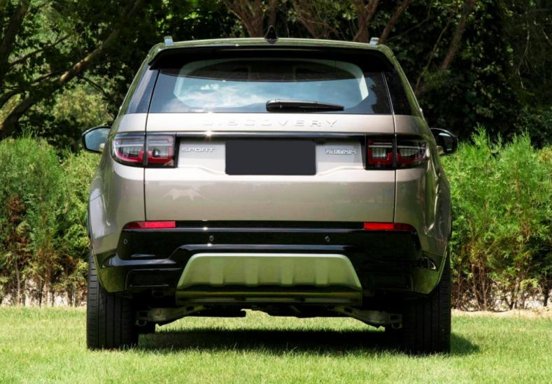 2024款路虎发现今日正式上市 入门就配2.0T+9AT+四驱