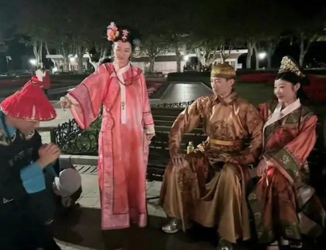 胡锡进谈上海万圣节，洋节中国化这才是文化自信