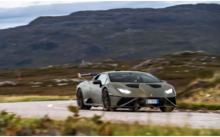 23款兰博基尼Huracán上市 23款兰博基尼Huracán搭载5.2L发动机