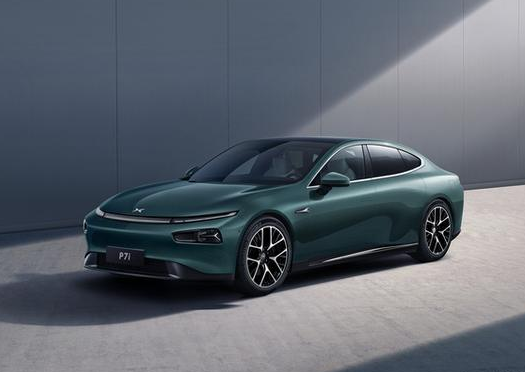 小鹏P7i入门车型今日正式上市 24款小鹏P7i 550版值得买吗？