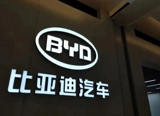 国内多家车企官宣降价，2023车市打响年终“价格战”