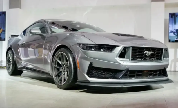 福特官宣引进Mustang Dark Horse 最后一代美式大V8来了