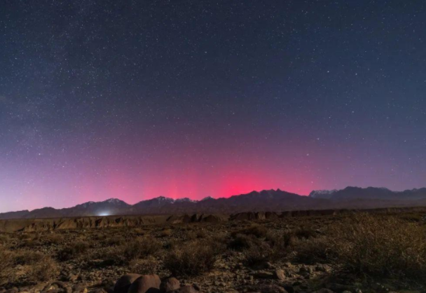 乌鲁木齐出现罕见极光 极罕见!新疆这里也拍到了!