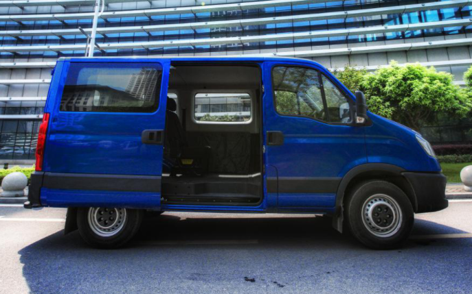 全新一代依维柯EV上市，23款依维柯聚星售价17.88万元起!