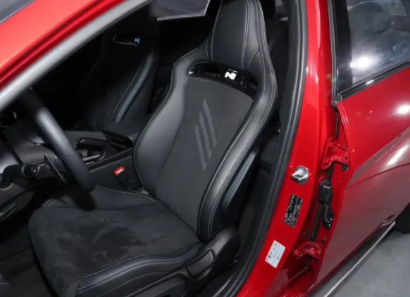 24款伊兰特Elantra N搭载2.0T发动机 24款伊兰特Elantra N配黑色尾翼 24款伊兰特Elantra N搭载2.0T发动机 24款伊兰特Elantra N配黑色尾翼