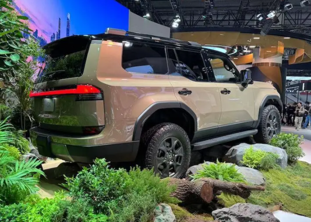 2024雷克萨斯GX广州车展亮相 24款雷克萨斯GX买四座还是六座版?