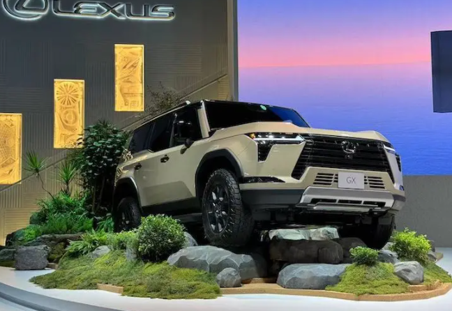 2024雷克萨斯GX广州车展亮相 24款雷克萨斯GX买四座还是六座版?