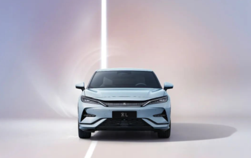 24款比亚迪宋L际云青色首次亮相!比亚迪宋L际云青色内饰表现如何?