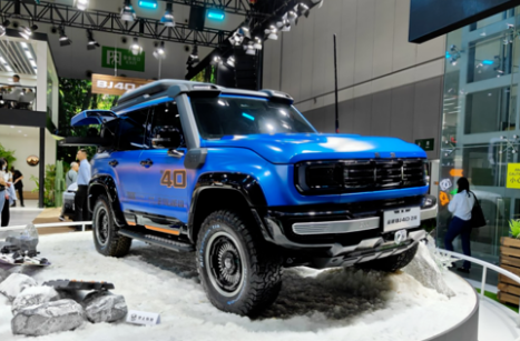 全新北京BJ40刀锋英雄版申报图曝光 北京BJ40刀锋英雄版搭载越野套件
