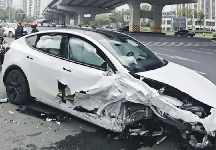 官方通报特斯拉连撞11车事故 成都特斯拉连撞11车是失控吗? 官方通报特斯拉连撞11车事故 成都特斯拉连撞11车是失控吗?