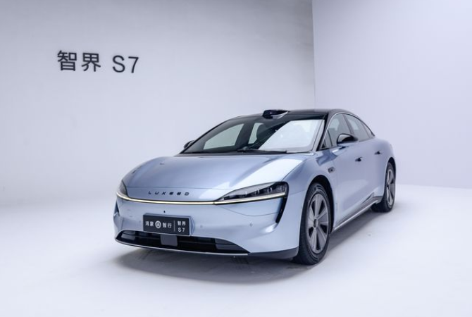 HarmonyOS 4 智界S7将今日上市 智界S7实现无人泊车