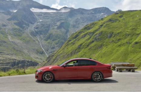 全新宝马M5搭XM同款插混系统 宝马M5适合伊莫拉红车漆吗?