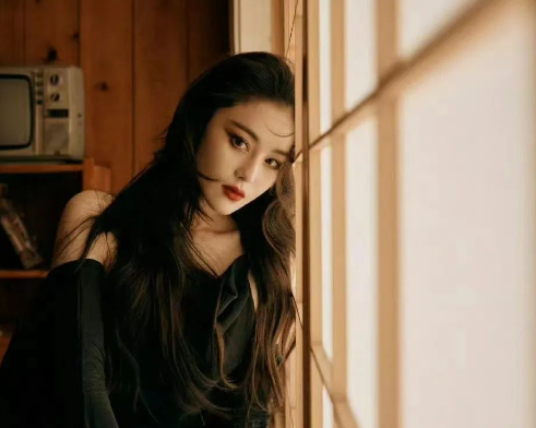 张馨予最新“恶女妆”冲上热搜，​张馨予恶女妆美貌不输范冰冰?