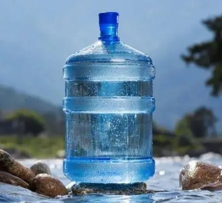 冰川水为什么不能直接饮用 天然水源的秘密 冰川水为什么不能直接饮用 天然水源的秘密