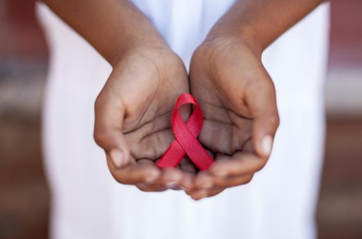 女子输血感染艾滋10年后才发现 若不幸中招该怎么办?