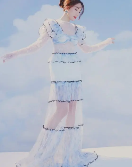李施嬅最新穿搭风格解析2024 李施嬅最新私服街拍照片2024
