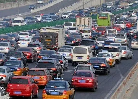 元旦小型客车通行收费公路不免费(2024年这些时段高速免费通行)