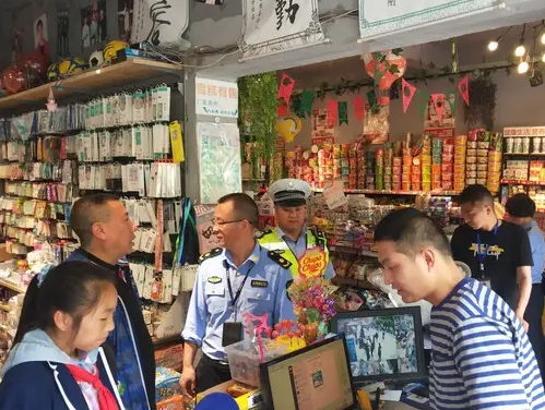 商超逐步退出非寄宿制学校 关键在于执行