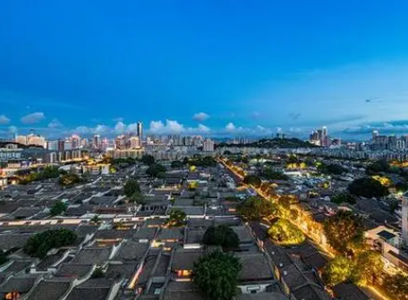 旅游业持续回暖 区域特色助推热点城市出圈 旅游业持续回暖 区域特色助推热点城市出圈
