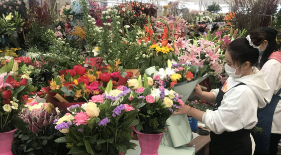 鲜花经济为消费增添新活力 鲜花成为许多中国家庭的日常消费品