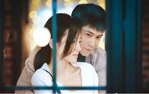 教授建议18到25岁要多谈恋爱 网友评没钱没时间没精力