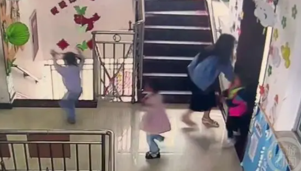 地震瞬间幼儿园40秒撤377人 该幼儿园一个学期要搞两次演练